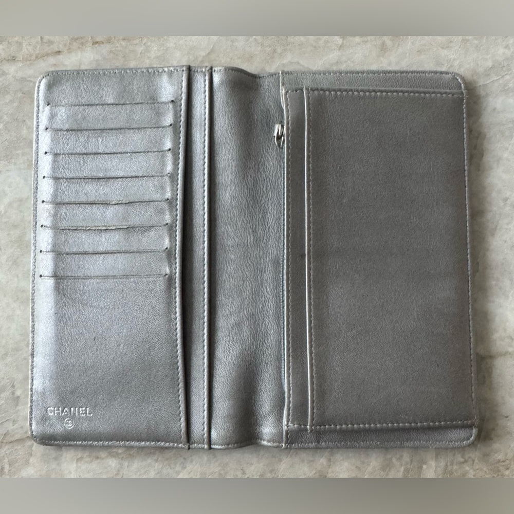 CHANEL Black Camellia-Embossed Long Wallet with Silver CC - Picture 6 of 10